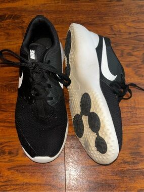 Nike Roshe G Golf Shoes Black White Spikeless Pressure Map Traction Grip Soles